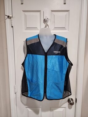 Amazon Luly Yang in Seattle Unisex XL Blue & Black Zipper Reflective Safety Vest